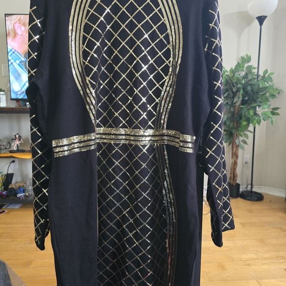 VENUS Black and Gold Long Sleeve Dress - Picture 3 of 9